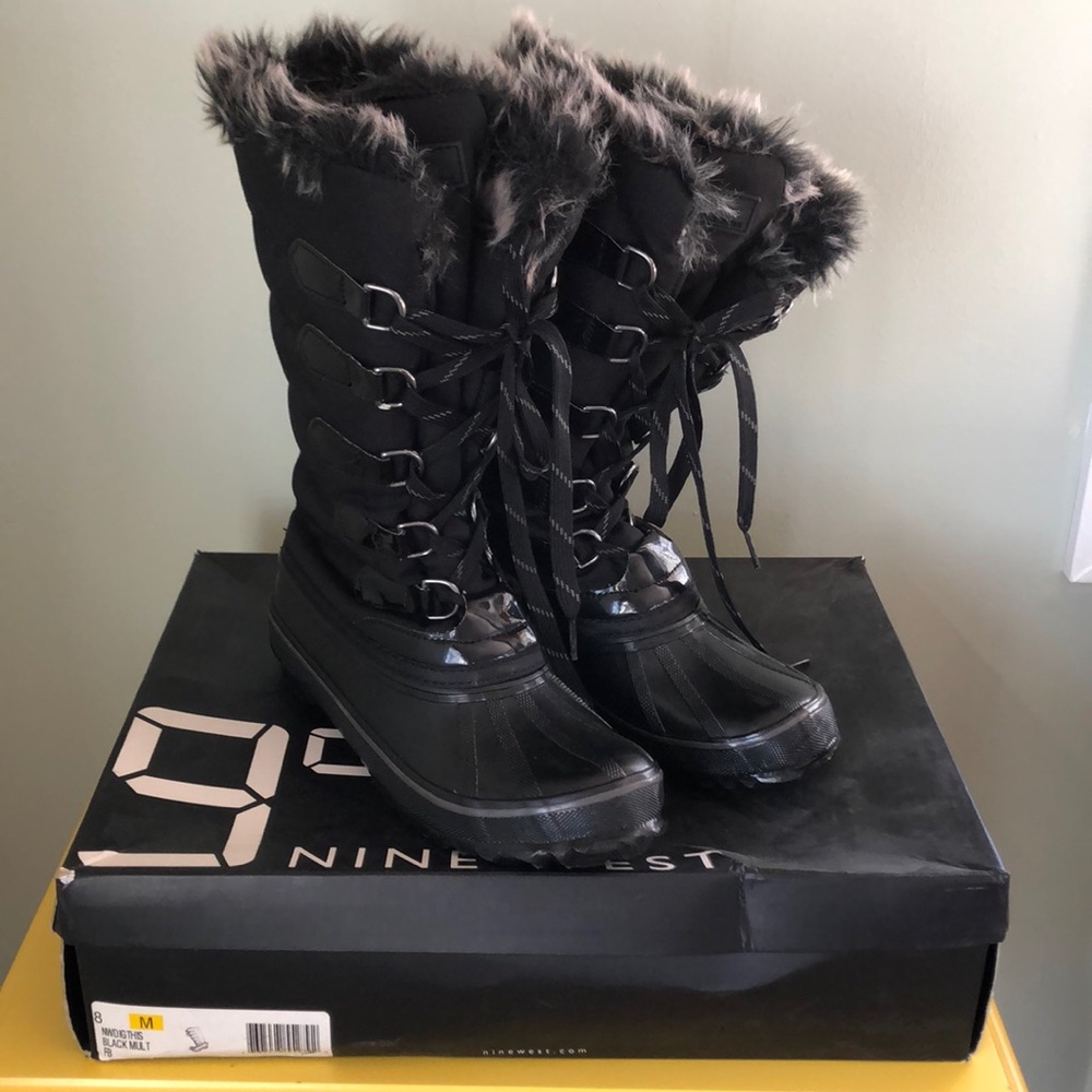 Snow boots